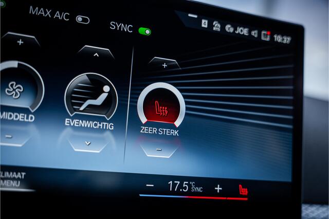 BMW 3-SERIE Touring 330e xDrive - M Sport | Panorama | H&K | Memory | 360 Camera | HUD