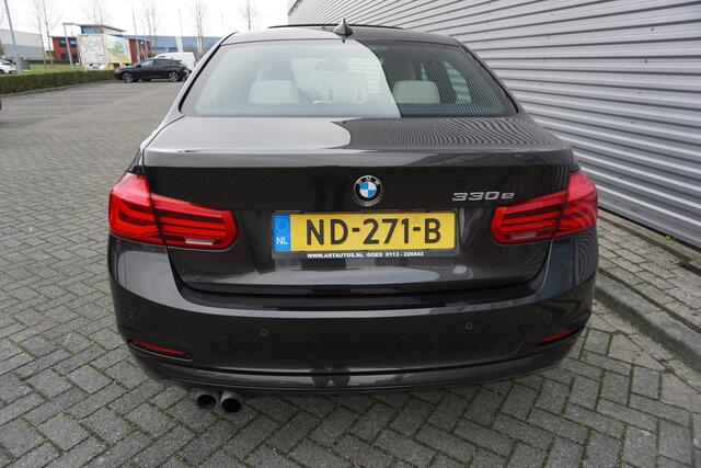 BMW 3-SERIE 330e High Executive Navi / Leder / Cruise contole / Led / Lm velgen