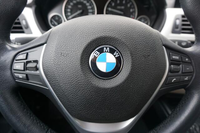 BMW 3-SERIE 330e High Executive Navi / Leder / Cruise contole / Led / Lm velgen