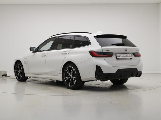 BMW 3-SERIE Touring 330e xDrive | M-Sport | Panorama | Elek. Stoelverst. | HiFi Adapt. Led | Camera |