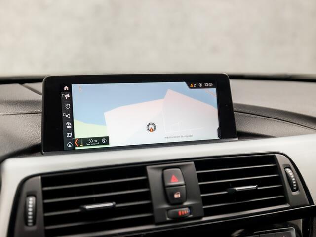 BMW 3-SERIE 320i M Sport High Executive 184Pk Automaat (GROOT NAVI, M PAKKET, LEDER, CAMERA, STOELVERWARMING, SPORTSTOELEN, CRUISE, LED KOPLAMPEN, NIEUWE APK, NIEUWSTAAT)