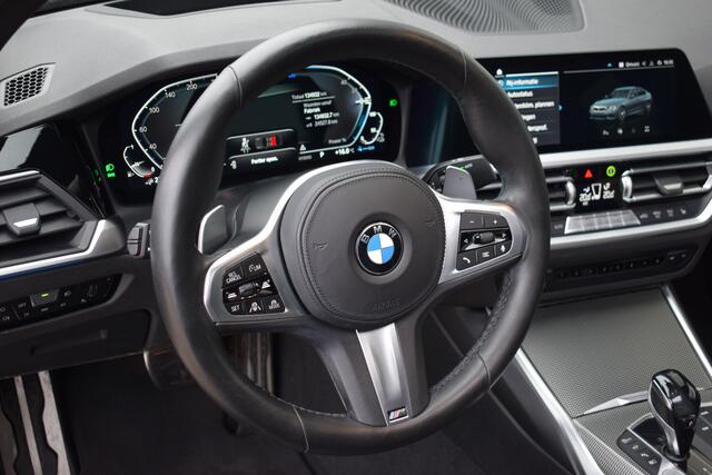 BMW 3-SERIE 330e High Executive M-Sport | Dakje | HUD | Trekhaak | Bomvol