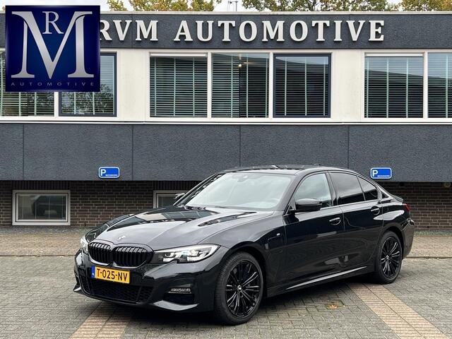 BMW 3-SERIE 330e High Executive M SPORT VAN: ¤33.900,- VOOR: ¤29.877,- UW EINDEJAARSVOORDEEL: ¤4.023| M-SPORT| DODE HOEK| LEDER| RIJKLAARPRIJS INCL. 12 MND BOVAG GARANTIE