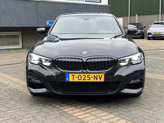 BMW 3-SERIE 330e High Executive M SPORT VAN: ¤33.900,- VOOR: ¤29.877,- UW EINDEJAARSVOORDEEL: ¤4.023| M-SPORT| DODE HOEK| LEDER| RIJKLAARPRIJS INCL. 12 MND BOVAG GARANTIE