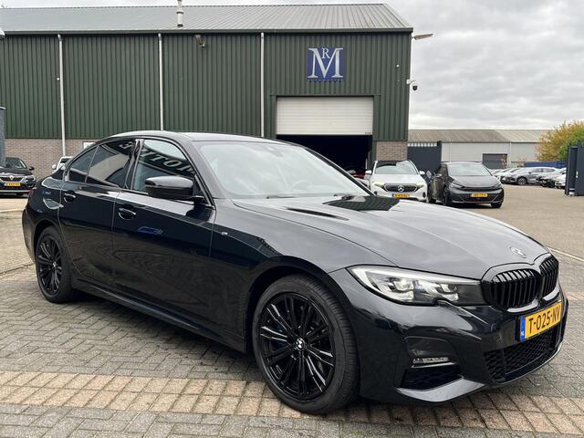 BMW 3-SERIE 330e High Executive M SPORT VAN: ¤33.900,- VOOR: ¤29.877,- UW EINDEJAARSVOORDEEL: ¤4.023| M-SPORT| DODE HOEK| LEDER| RIJKLAARPRIJS INCL. 12 MND BOVAG GARANTIE
