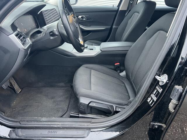 BMW 3-SERIE 320i Executive Edition | Cruise control | LED koplampen | Volledig digitaal instrumentenpaneel