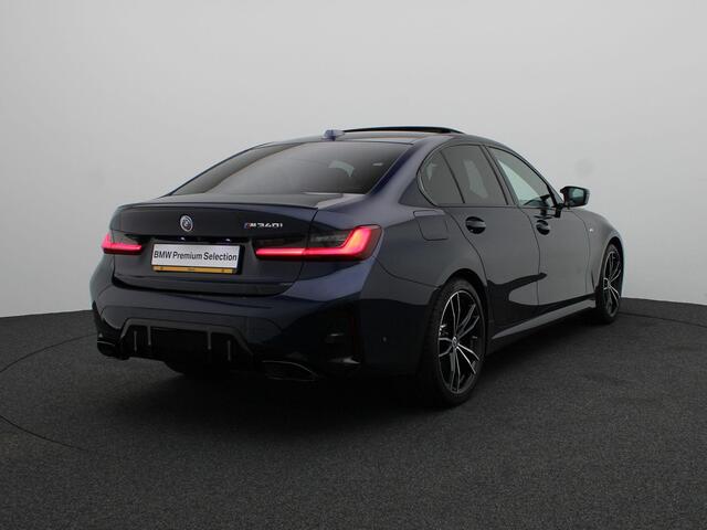 BMW 3-SERIE Sedan M340i xDrive M Sportpakket Pro | Travel Pack | Innovation Pack | Comfort Pack | Entertainment Pack | Stuurwielrand Verwarmd | Schuifdak | Elektrisch Verstelbare M Sportstoelen | Driving Assistant Professional | Harman Kardon | 19''