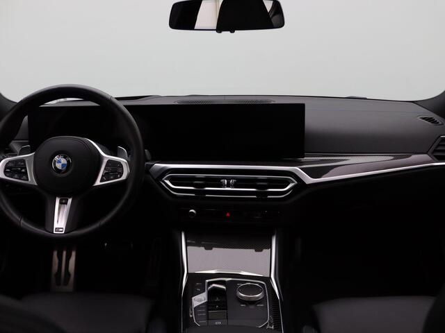 BMW 3-SERIE Sedan M340i xDrive M Sportpakket Pro | Travel Pack | Innovation Pack | Comfort Pack | Entertainment Pack | Stuurwielrand Verwarmd | Schuifdak | Elektrisch Verstelbare M Sportstoelen | Driving Assistant Professional | Harman Kardon | 19''