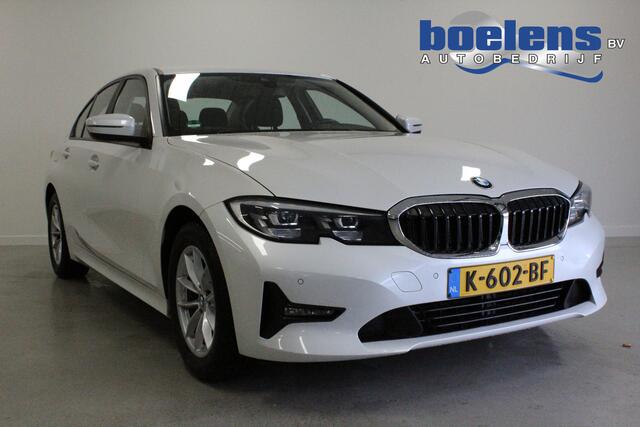 BMW 3-SERIE 318d Executive Edition | NL-AUTO+N.A.P! | CARPLAY | PDC-V/A | CLIMA | DAB-RADIO | NAVI | LED | CRUISE |