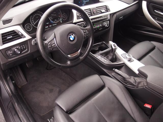 BMW 3-SERIE Touring 316d Executive TREKHAAK / FULL LED / SPORTSTOEL / LEDER / NAVI / AIRCO / PDC / BLUETOOTH / CRUISE