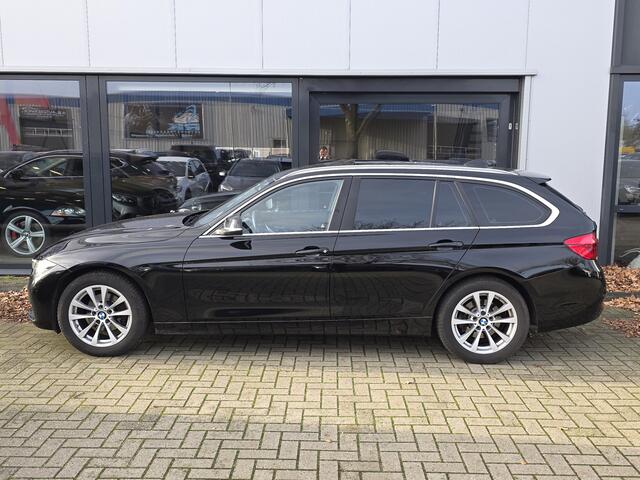 BMW 3-SERIE Touring 320i Corporate Lease Executive + PANO DAK + APPLE ANDROID + LED + SPORTSTOELEN