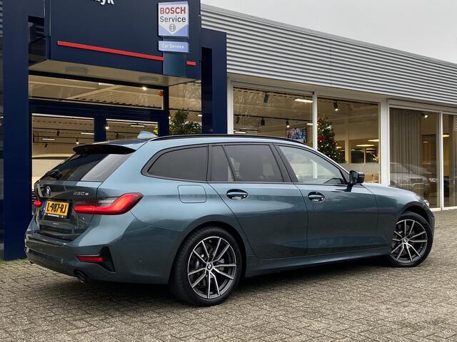 BMW 3-SERIE 330e xDrive High Executive / 292 Pk / Automaat / Vol-Leder / Open/panodak / Laser Koplampen / Digitaal Dashboard / Head-Up Display / Adaptieve Cruise-Control / Elektrische bestuurderstoel met geheugen / Stuur+Stoelverwarming / Rondom Camera's / Shadow Lin
