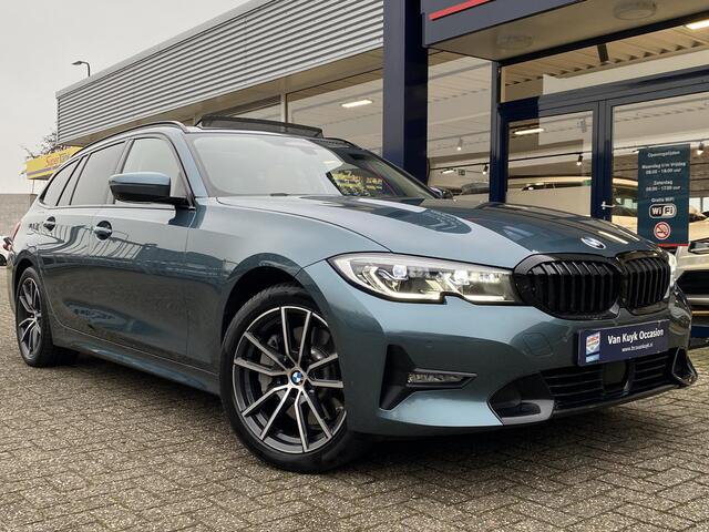 BMW 3-SERIE 330e xDrive High Executive / 292 Pk / Automaat / Vol-Leder / Open/panodak / Laser Koplampen / Digitaal Dashboard / Head-Up Display / Adaptieve Cruise-Control / Elektrische bestuurderstoel met geheugen / Stuur+Stoelverwarming / Rondom Camera's / Shadow Lin