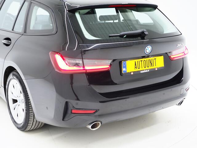 BMW 3-SERIE Touring 320e Shadow Line | Camera | Trekhaak | Leder | Virtual | Cruise | DAB | LED | Carplay
