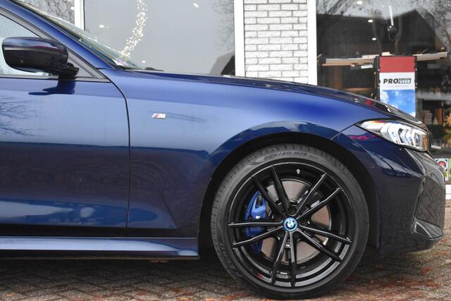 BMW 3-SERIE 320e M-Sport ACC Head Up Elc Stoelen Leder Camera