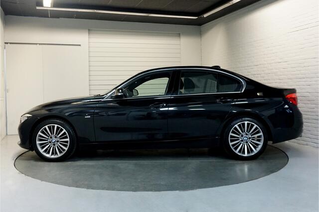 BMW 3-SERIE 320i High Exec Automaat | Carplay | Trekhaak | Luxery line
