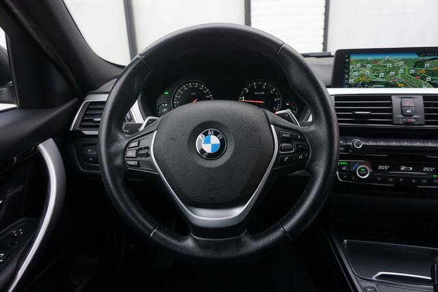 BMW 3-SERIE 320i High Exec Automaat | Carplay | Trekhaak | Luxery line