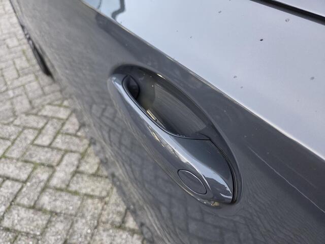 BMW 3-SERIE 320e High Executive 18"/Leder/Laser LED/Stuur + stoelverwarming/Dodehoek/Elektrische klep/Trekhaak/Hed-up/Keyless