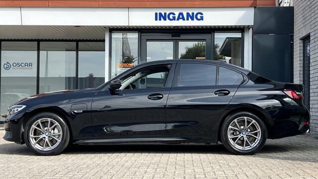 BMW 3-SERIE 330e | Navi | Stoelverwarming | Sfeer