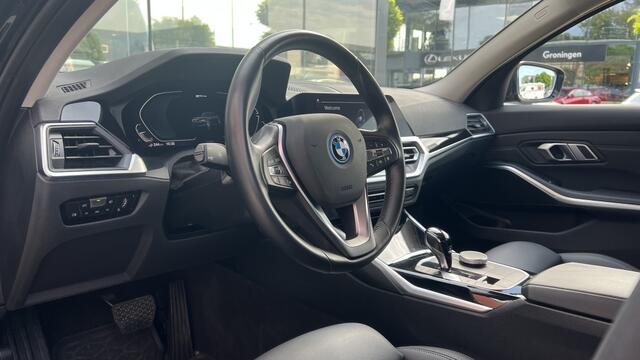 BMW 3-SERIE 330e | Navi | Stoelverwarming | Sfeer