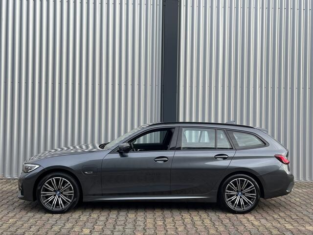BMW 3-SERIE Touring 330e xDrive M-Sport Pakket | Stoel- & Stuurverw. | Apple CarPlay