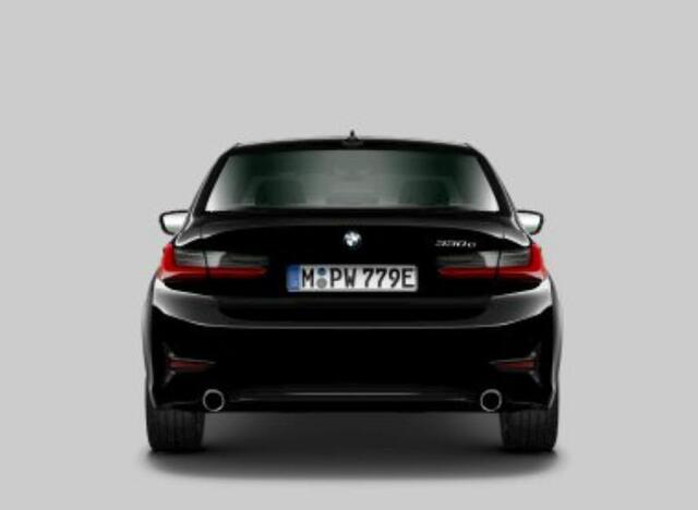 BMW 3-SERIE 330e High Executive Sport Line - Sportstoelen - Elektrisch verwarmde voorstoelen - Geluidswerende Ruiten - Harman Kardon - Cruise control - Active Guard Plus - Getinte Ruiten - Stuurwielrand verwarmd -