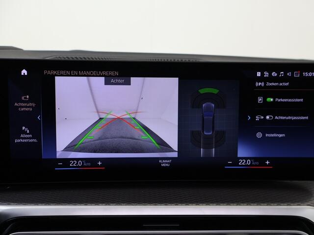 BMW 3-SERIE Touring 318i M Sport / Pano / 19 inch / Adap. Cruise / Géén Afleverkost