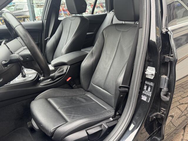 BMW 3-SERIE Touring 318i M-sport Leer/stoelvw/trekhaak