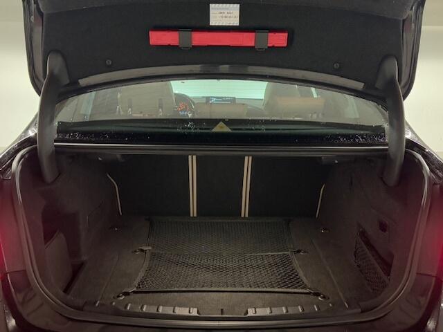 BMW 3-SERIE 330e - M Sport - dealer onderhouden - automaat - nap! - airco -