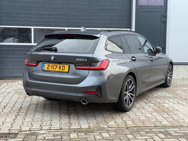 BMW 3-SERIE 330e HIGH EXE *DEALERGARANTIE* LED NAVIGATIE BT DAB STOELVERWARM 18