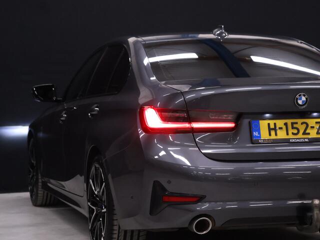 BMW 3-SERIE 330e eDrive Sport [TREKHAAK, CRUISE CONTROL, APPLE CARPLAY, ANDROID AUTO, ACHTERUITRIJCAMERA, PDC V+A, STOELVERWARMING, AUTOMATISCHE AIRCO, BMW LED, NIEUWSTAAT]