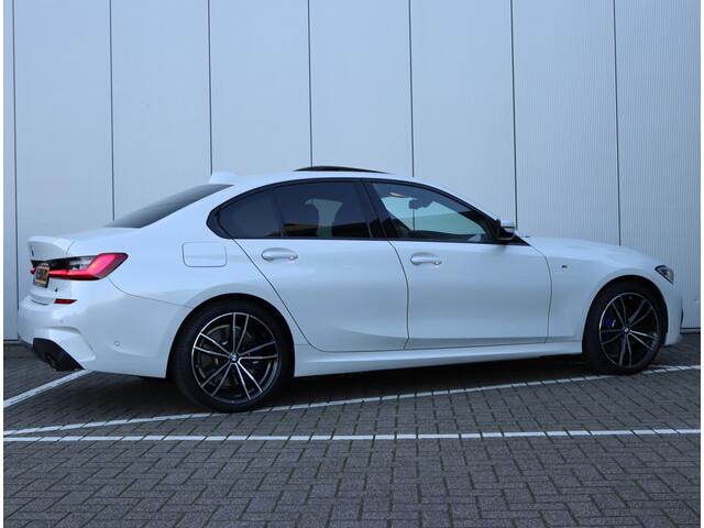 BMW 3-SERIE 330e M-sport | Schuifdak | Leder | Laser | Keyless | ACC | Org. NL