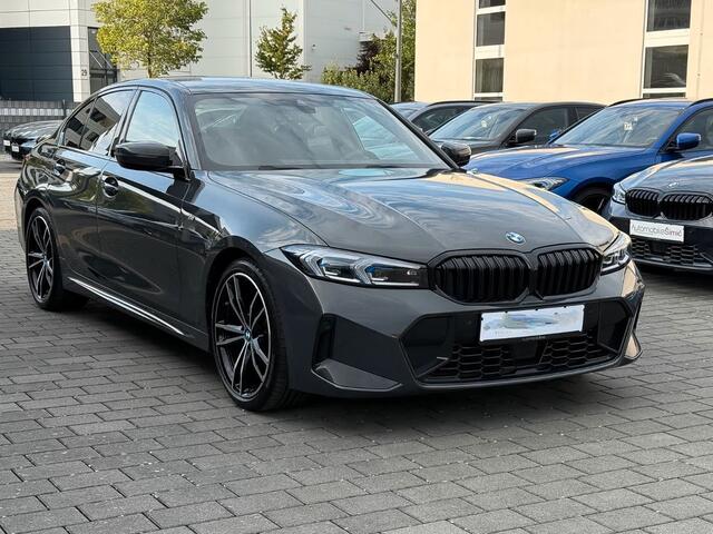BMW 3-SERIE 320d xDrive M-SPORT ** ADAPT. LED, NAVI+, VERW.ST, HuD, ACC, 19-inch LMV, DRAVIT GRAU ** 1e EIG - UNFALLFREI - BMW GAR ** ** INFORMEER OOK NAAR ONZE AANTREKKELIJKE FINANCIAL-LEASE TARIEVEN **