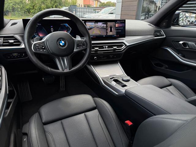 BMW 3-SERIE Touring 320d xDrive M-SPORT ** LED, NAVI+, LEDER, PANORAMA, H&K, HuD, TREKH, 19-inch LMV ** 1e EIG - UNFALLFREI ** ** INFORMEER OOK NAAR ONZE AANTREKKELIJKE FINANCIAL-LEASE TARIEVEN **