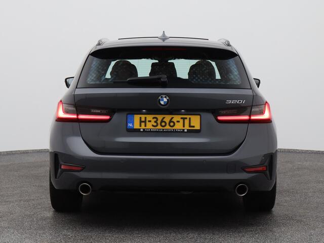 BMW 3-SERIE Touring 320i High Executive Edition | PANO | CAMERA | H&K | STOELVERW. | TREKHAAK