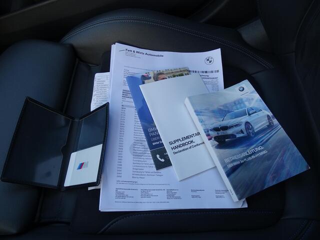 BMW 3-SERIE 330e High Executive M-SPORT | SPORT INTERIEUR | NAVIGATIE | PANORAMADAK | CAMERA | ELEKTRISCHE STOELEN | PARKEERSENSOREN| STOELVERWARMING | PARKEERSENSOREN | LEDER |