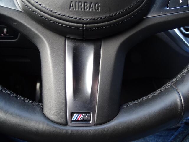 BMW 3-SERIE 330e High Executive M-SPORT | SPORT INTERIEUR | NAVIGATIE | PANORAMADAK | CAMERA | ELEKTRISCHE STOELEN | PARKEERSENSOREN| STOELVERWARMING | PARKEERSENSOREN | LEDER |