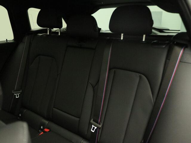 BMW 3-SERIE Touring 330e M Sportpakket Pro | Innovation Pack | Comfort Pack | Trekhaak | Panoramadak | Elektrisch Verstelbare Stoelen | Driving Assistant Professional | Harman Kardon | 19''