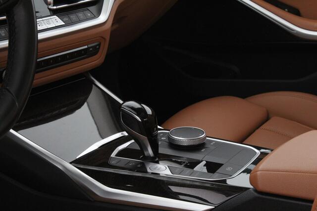 BMW 3-SERIE 330e High Executive 292pk/Cognac Leer/Memory/Schuifdak/Luxury Line/ kleur MINERALGRAU/Achteruitrijcamera