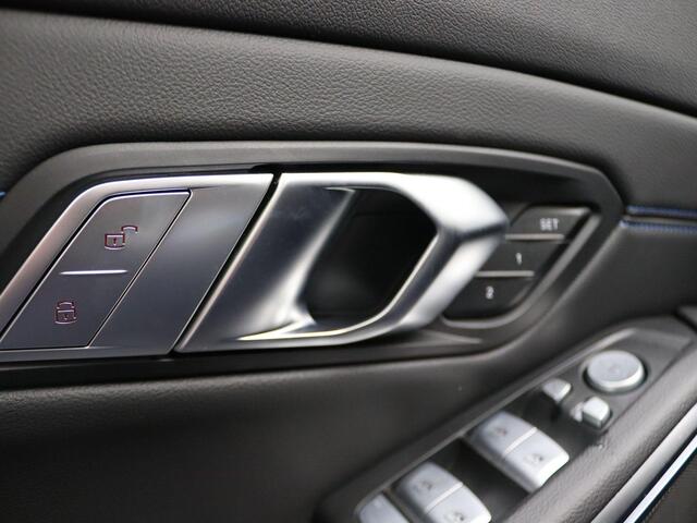 BMW 3-SERIE Touring 320e M Sportpakket Pro | Travel Pack | Innovation Pack | Comfort Pack | Entertainment Pack | Trekhaak | Comfort Access | Elektrisch Verstelbare Stoelen | Driving Assistant Professional | Harman Kardon | 19''