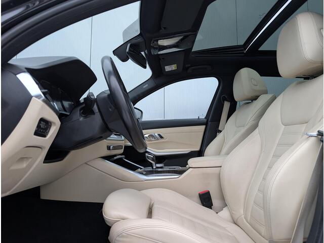 BMW 3-SERIE Touring 330e (215 kW) | Panorama | Leder | Sport | LED | 1e Eig |