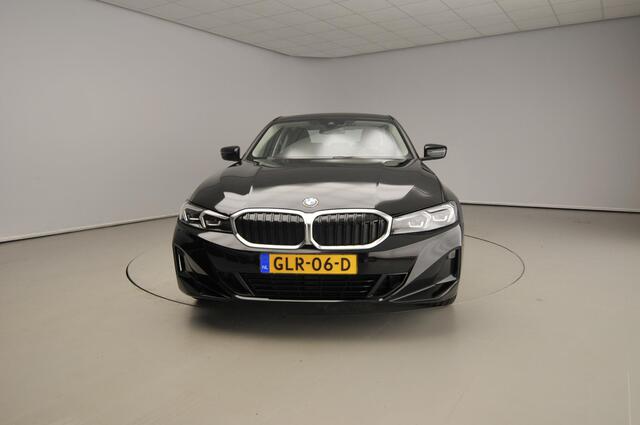 BMW 3-SERIE Sedan 318i | LED | Navigatie | Clima | PDC | Cruise controle | DAB | Alu 17 inch