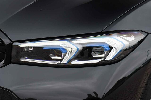 BMW 3-SERIE Touring 330e M-Sport Pano ACC Trekh H/K HUD Stuurverw