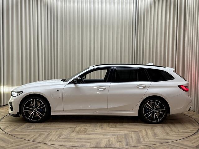 BMW 3-SERIE Touring 330e M-Sport / Org.NL! / Carplay / Leder / Elek. Trekhaak / 19'' LMV /LED / Stoelverwarming / Cruise / Navigatie
