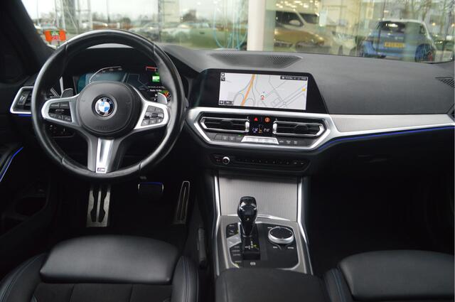 BMW 3-SERIE Touring 318i Executive M Sport Automaat / Sportstoelen / M Sportonderstel / Cruise Control / Live Cockpit Professional
