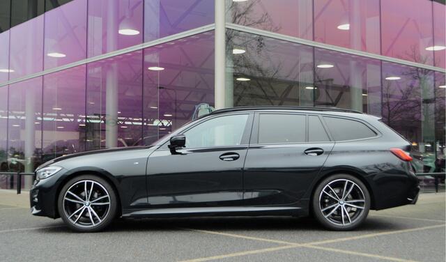 BMW 3-SERIE Touring 318i Executive M Sport Automaat / Sportstoelen / M Sportonderstel / Cruise Control / Live Cockpit Professional