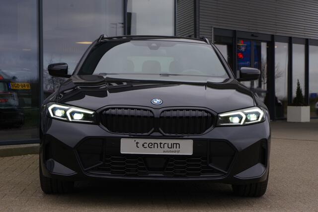 BMW 3-SERIE Touring 330e xDrive 293 PK High Executive M-Sport PHEV, Kuipstoelen, Panoramadak, Memory, Head-up