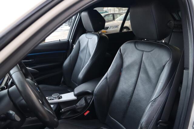 BMW 3-SERIE Touring 330i Edition Sport Line Shadow Executive | Leder | Stoel-/Stuurverwarming | Elek. Trekhaak | Carplay | Camera