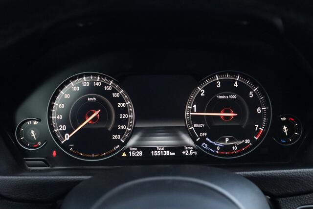 BMW 3-SERIE Touring 330i Edition Sport Line Shadow Executive | Leder | Stoel-/Stuurverwarming | Elek. Trekhaak | Carplay | Camera