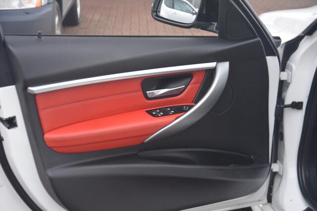 BMW 3-SERIE Touring 320i Edition M Sport Shadow Executive | Navigatie | Sportstoelen | Virtual-cockpit | Stoelverwarming | Camera | NL auto!! |